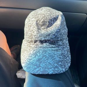 Lululemon Lightweight Baseball Cap - NWT - Black and White Granite Pattern